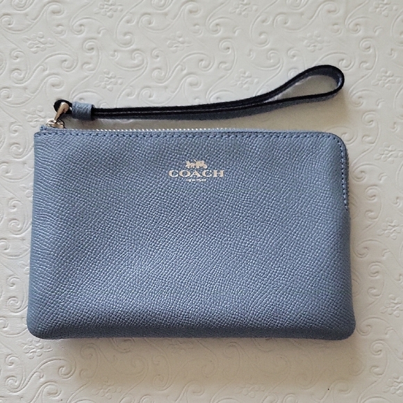 Coach Light Blue Leather Wristlet NWT - Picture 1 of 8